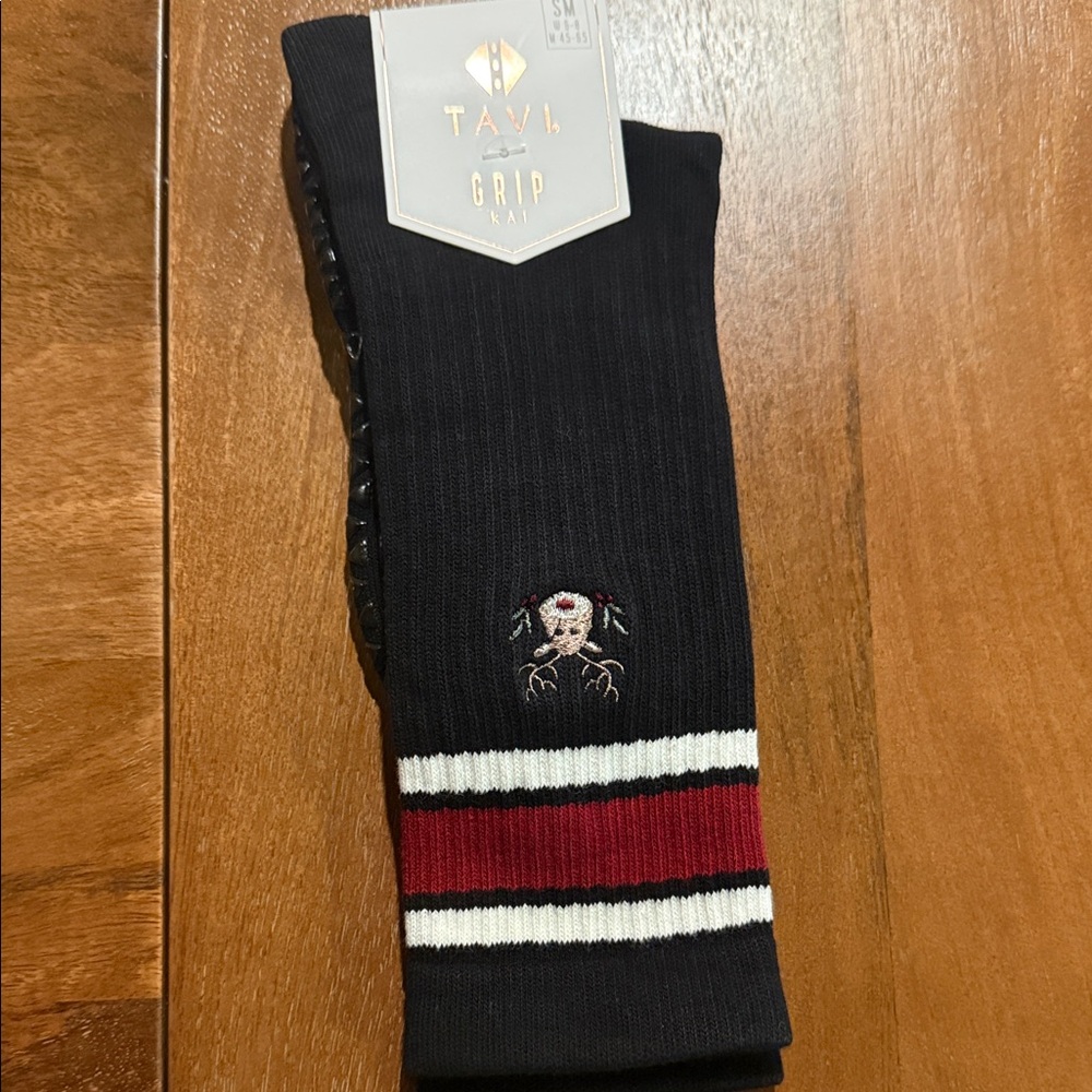 ❤️fun and festive long Kai striped grip socks.! So cute ❤️
